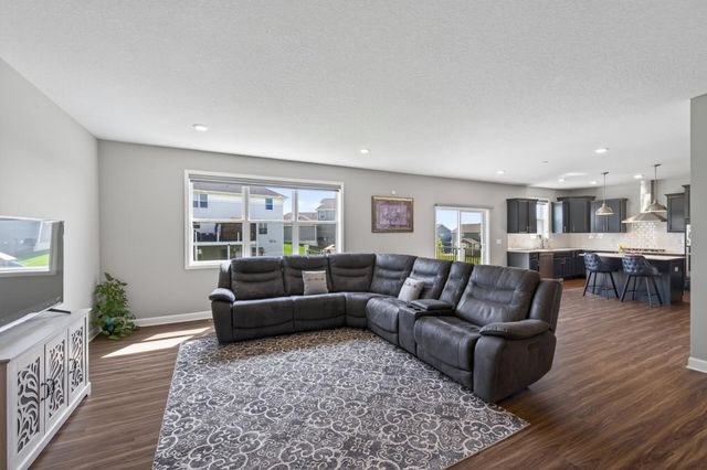 1559 Edgebrook Lane, Carver, MN 55315