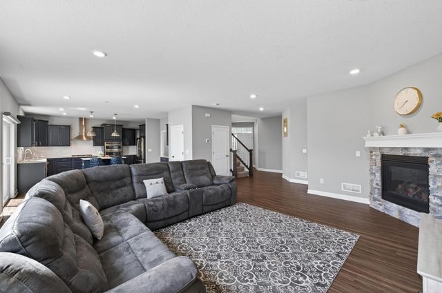 1559 Edgebrook Lane, Carver, MN 55315