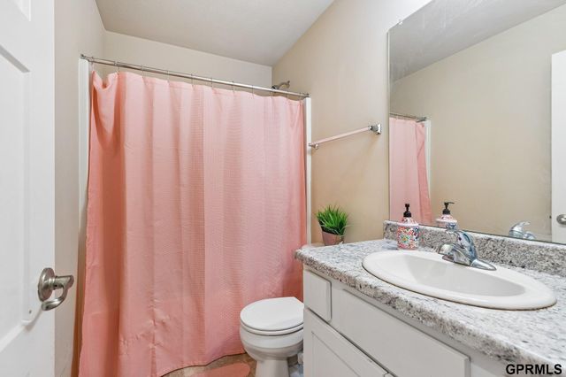 7333 N 166 Street, Bennington, NE 68007