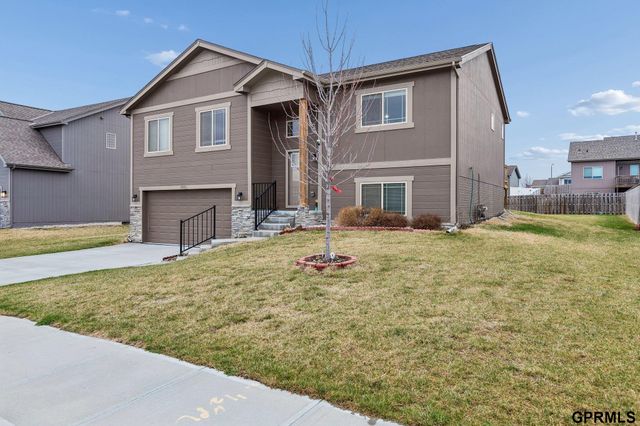 7333 N 166 Street, Bennington, NE 68007