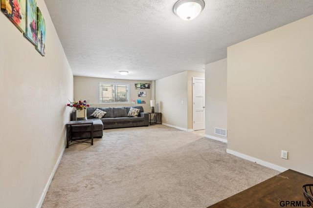 7333 N 166 Street, Bennington, NE 68007