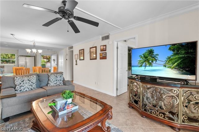 49 High Point CIR S 102, Naples, FL 34103