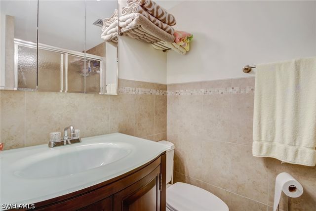 49 High Point CIR S 102, Naples, FL 34103