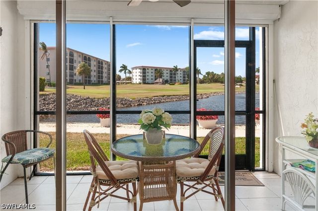 49 High Point CIR S 102, Naples, FL 34103