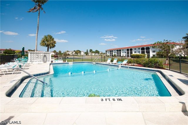 49 High Point CIR S 102, Naples, FL 34103