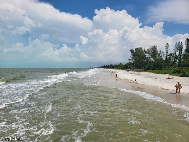 49 High Point CIR S 102, Naples, FL 34103