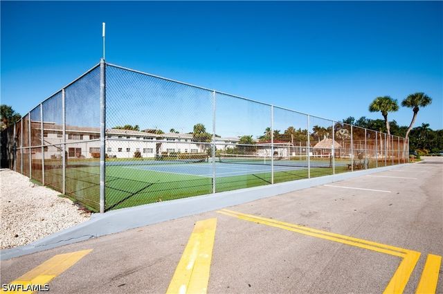 49 High Point CIR S 102, Naples, FL 34103