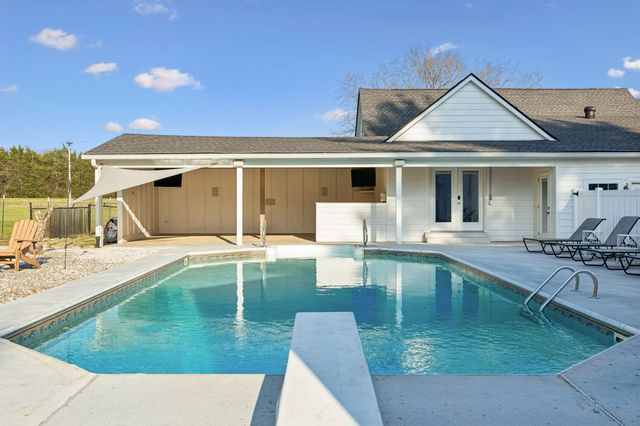 104 Juniper Dr, Murfreesboro, TN 37129