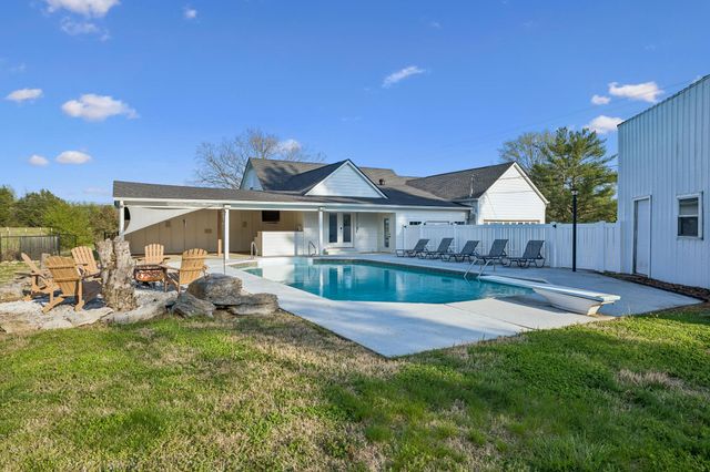 104 Juniper Dr, Murfreesboro, TN 37129