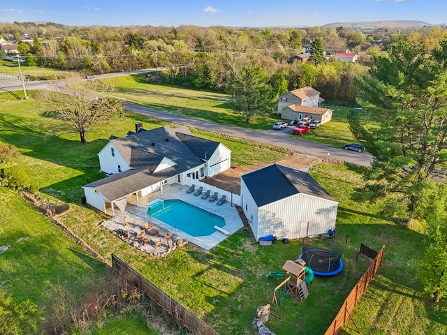 104 Juniper Dr, Murfreesboro, TN 37129