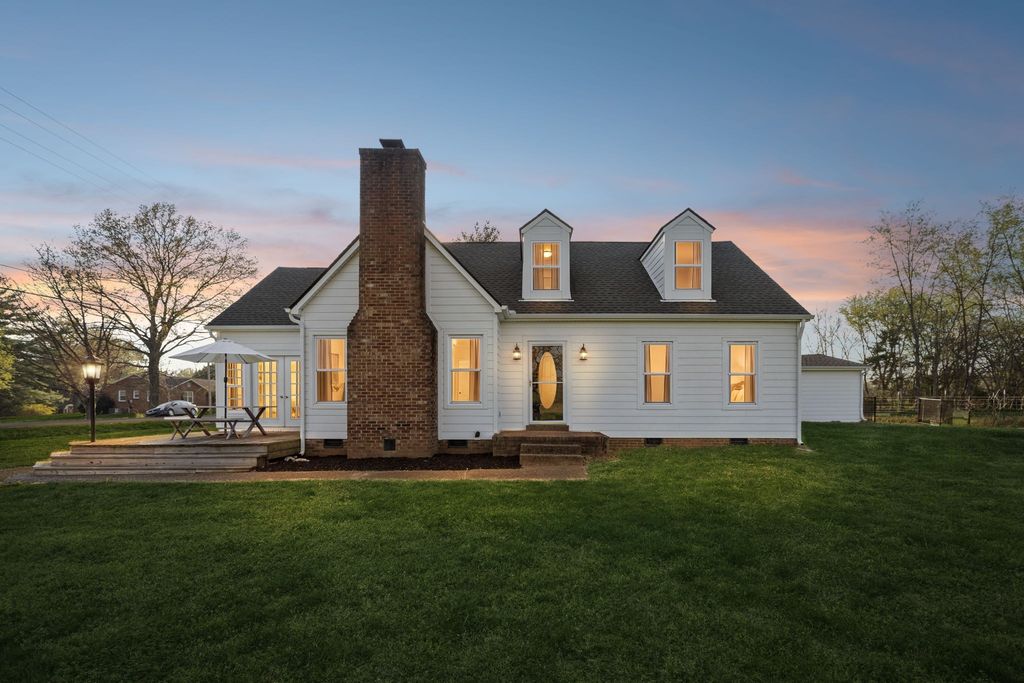 104 Juniper Dr, Murfreesboro, TN 37129