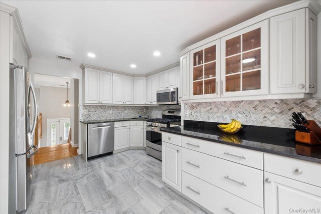 2 Carrigan Avenue, White Plains, NY 10605