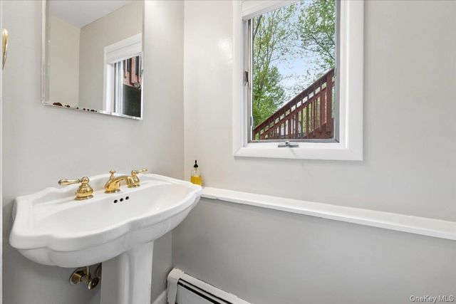 2 Carrigan Avenue, White Plains, NY 10605