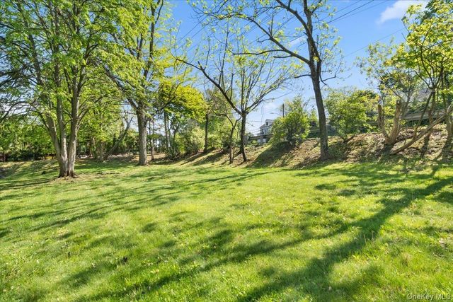 2 Carrigan Avenue, White Plains, NY 10605