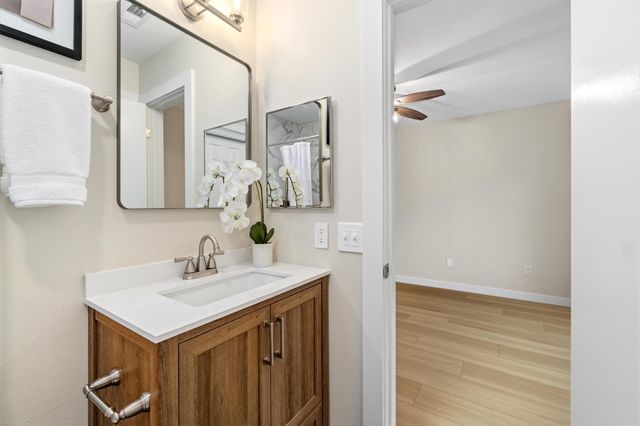 1015 E Yager LN 187, Austin, TX 78753