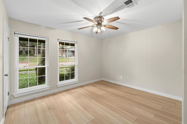 1015 E Yager LN 187, Austin, TX 78753