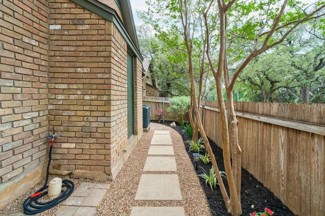 1015 E Yager LN 187, Austin, TX 78753