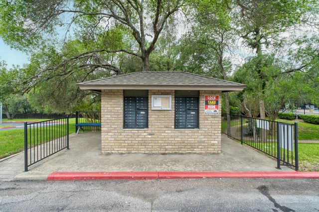 1015 E Yager LN 187, Austin, TX 78753