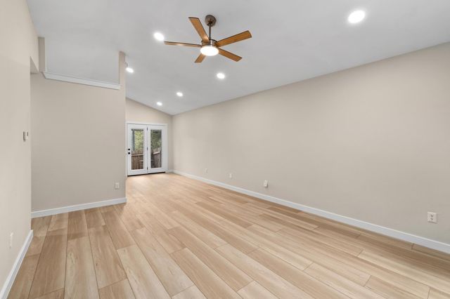 1015 E Yager LN 187, Austin, TX 78753