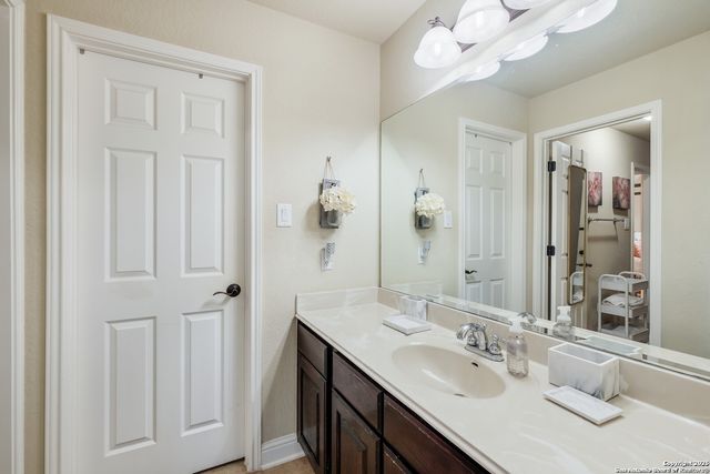 18211 Branson, San Antonio, TX 78255