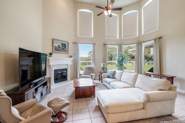 18211 Branson, San Antonio, TX 78255