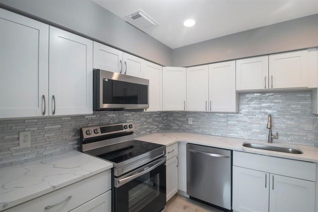 6318 S RENELLIE COURT, Tampa, FL 33616