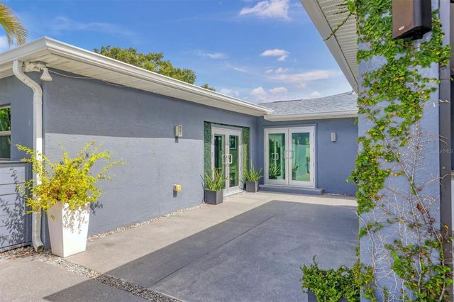 2154 BOUGAINVILLEA STREET, Sarasota, FL 34239