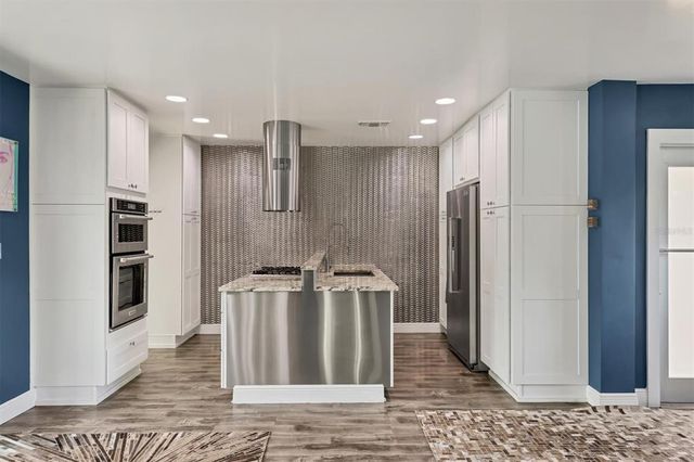 2154 BOUGAINVILLEA STREET, Sarasota, FL 34239