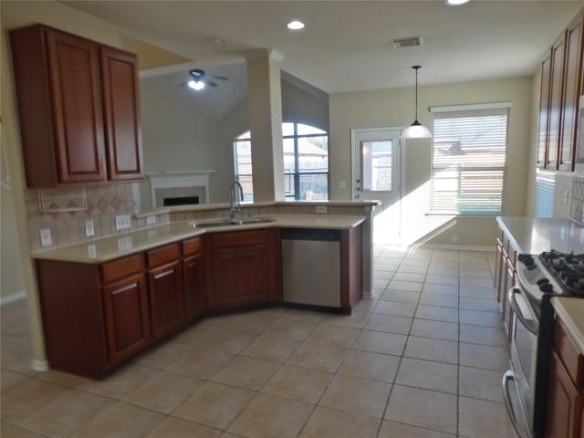 2511 Sunlight Lane, Pearland, TX 77584