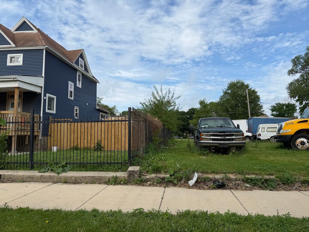 6928 S Bishop Street, Chicago, IL 60636