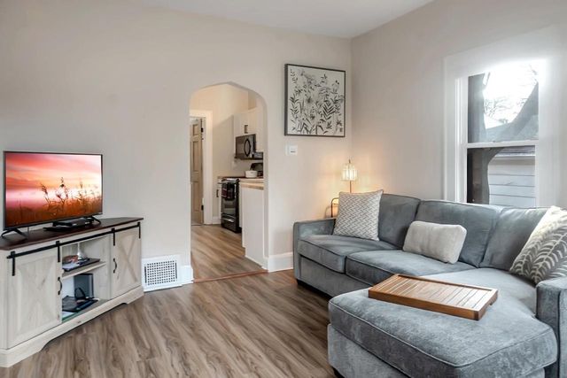 987 KELLOGG STREET, Green Bay, WI 54303