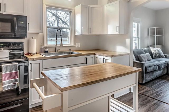 987 KELLOGG STREET, Green Bay, WI 54303