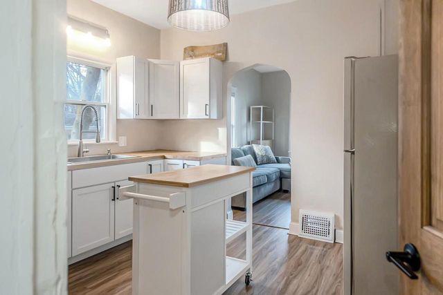 987 KELLOGG STREET, Green Bay, WI 54303