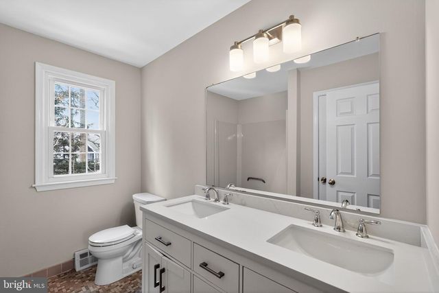 151 EATON DR, Wayne, PA 19087