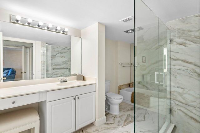 7 Southport Lane E, Boynton Beach, FL 33436