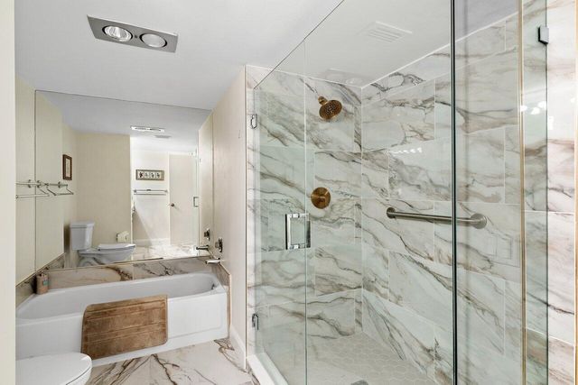 7 Southport Lane E, Boynton Beach, FL 33436