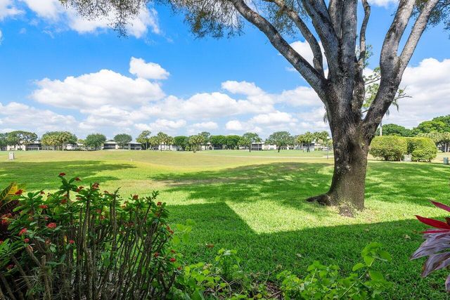 7 Southport Lane E, Boynton Beach, FL 33436