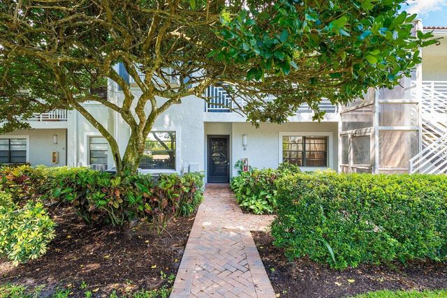 7 Southport Lane E, Boynton Beach, FL 33436