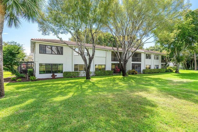 7 Southport Lane E, Boynton Beach, FL 33436