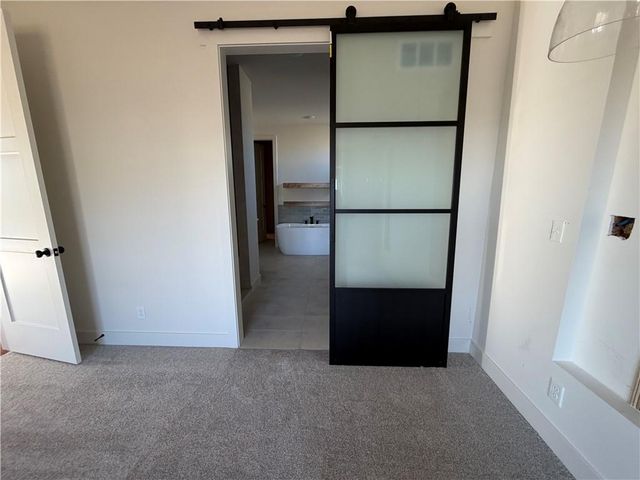 8203 NW 89th Terrace, Kansas City, MO 64153