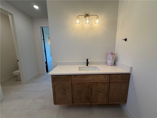 8203 NW 89th Terrace, Kansas City, MO 64153