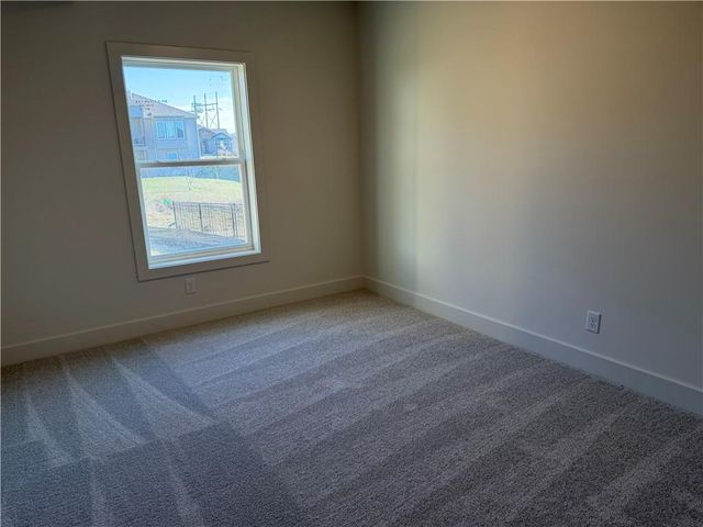 8203 NW 89th Terrace, Kansas City, MO 64153