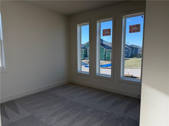 8203 NW 89th Terrace, Kansas City, MO 64153