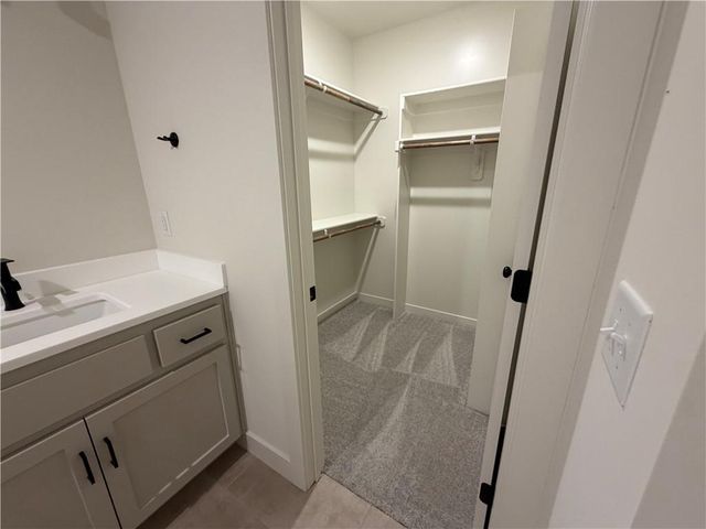 8203 NW 89th Terrace, Kansas City, MO 64153