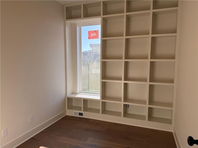 8203 NW 89th Terrace, Kansas City, MO 64153