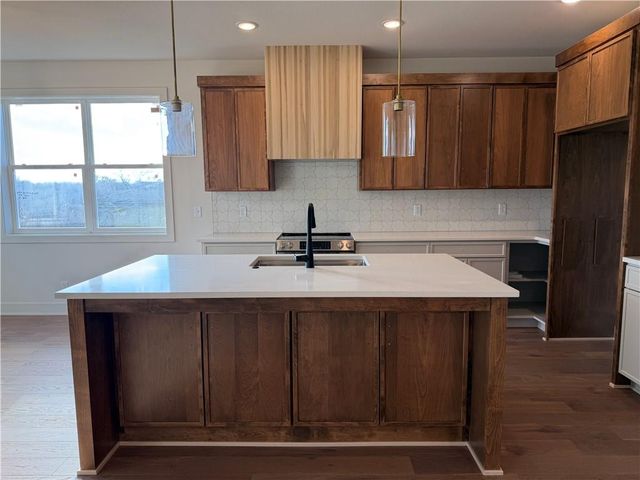 8203 NW 89th Terrace, Kansas City, MO 64153