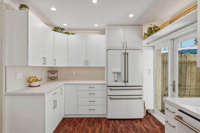 334 W Santa Elena Road, Palm Springs, CA 92262