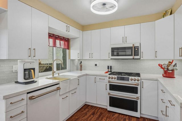 334 W Santa Elena Road, Palm Springs, CA 92262