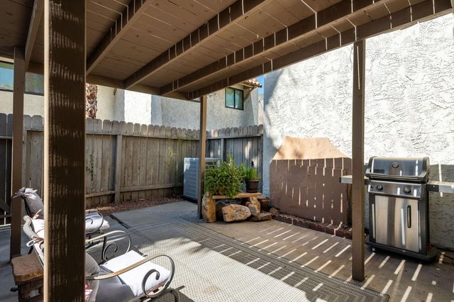 334 W Santa Elena Road, Palm Springs, CA 92262