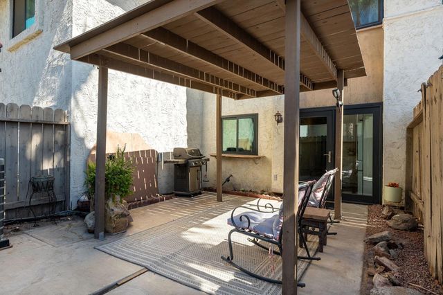 334 W Santa Elena Road, Palm Springs, CA 92262